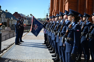policjanci w kościele