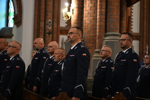 policjanci w kościele