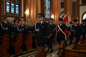 policjanci w kościele