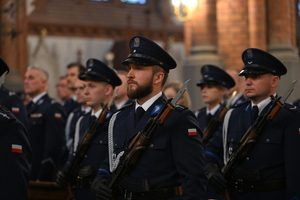 policjanci w kościele