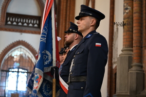 policjanci w kościele