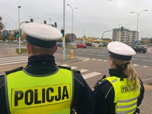 policjacni podczas działan w rejonach przejsc dla pieszych