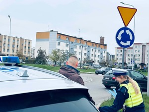 policjacni podczas działan w rejonach przejsc dla pieszych