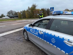 policjacni podczas działan w rejonach przejsc dla pieszych