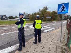 policjacni podczas działan w rejonach przejsc dla pieszych