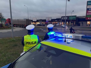 policjacni podczas działan w rejonach przejsc dla pieszych