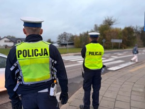 policjacni podczas działan w rejonach przejsc dla pieszych